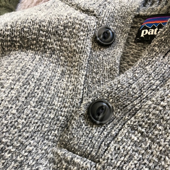 Two Patagonia Men’s Off Country Pullovers - Picture 4 of 5